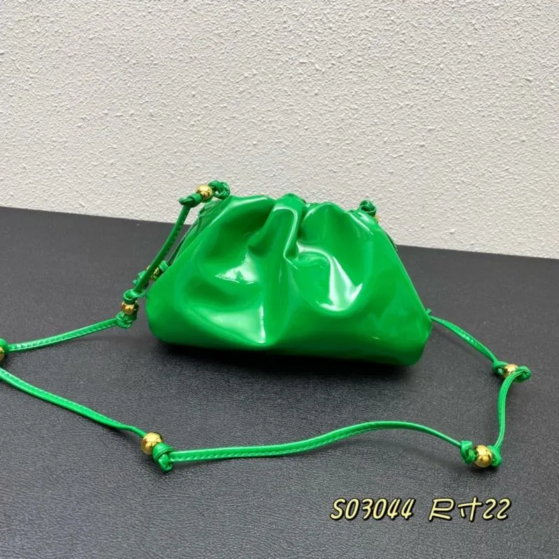 BV Green Satchel Crossbody Bag S03044 Size 22