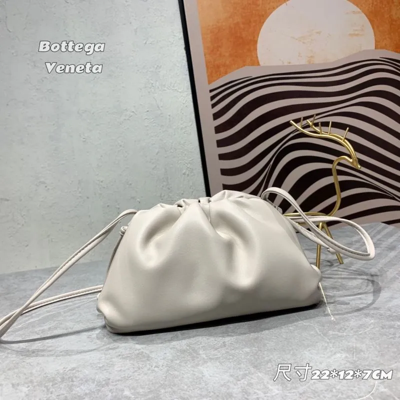 Bottega Veneta Light Beige Crossbody Pouch Bag 22x12x7cm 294 - Image 3