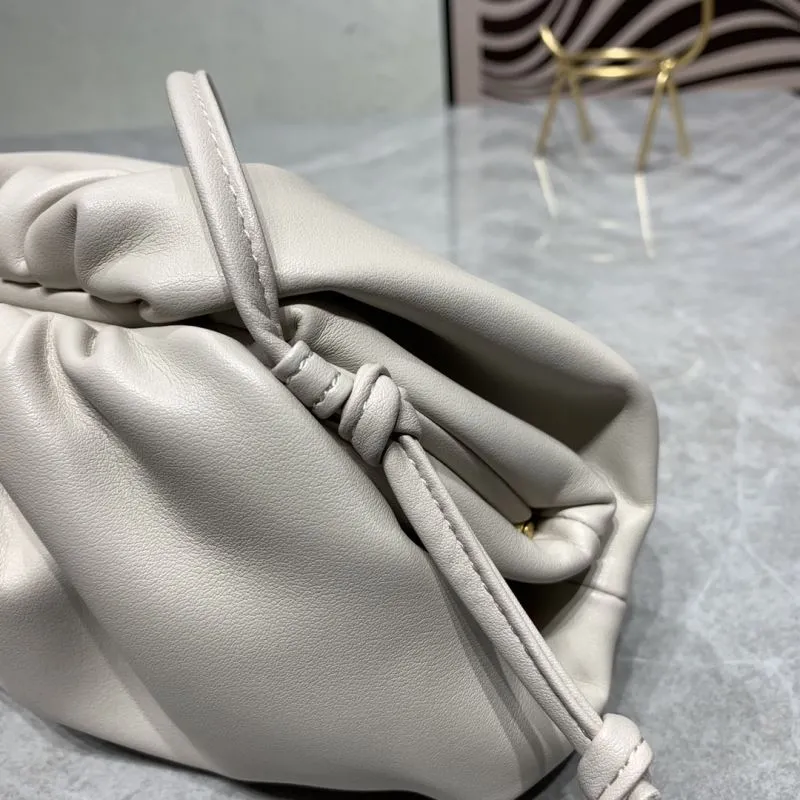 Bottega Veneta Light Beige Crossbody Pouch Bag 22x12x7cm 294 - Image 5