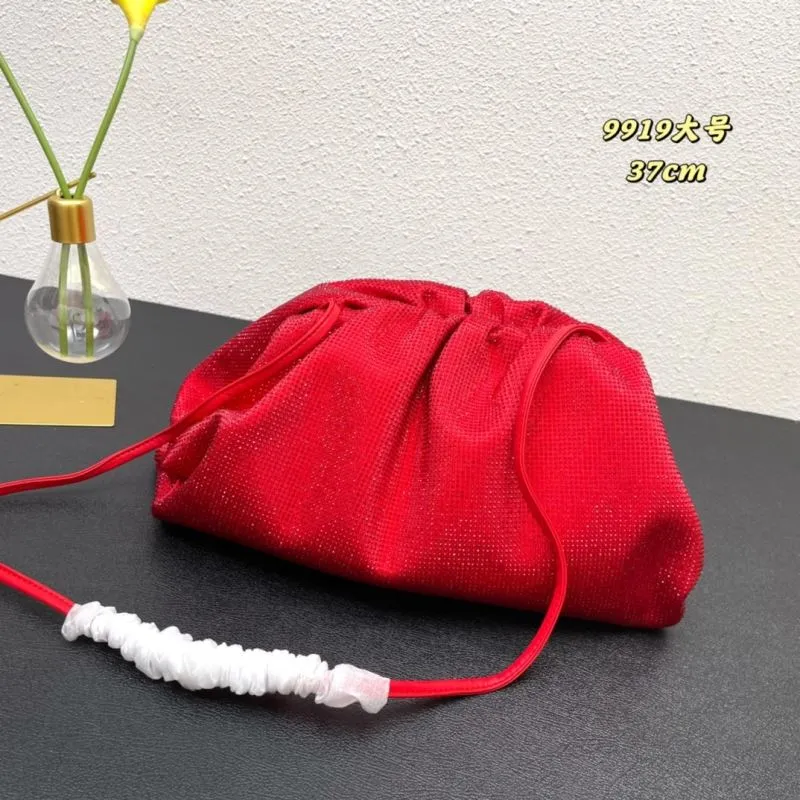 BV 9919 Large Red Satchel Bag - Image 3