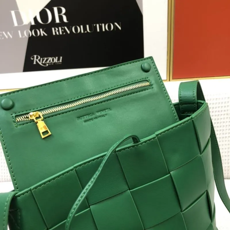 BV Green Woven Cassette Crossbody Bag 9968 - Image 9