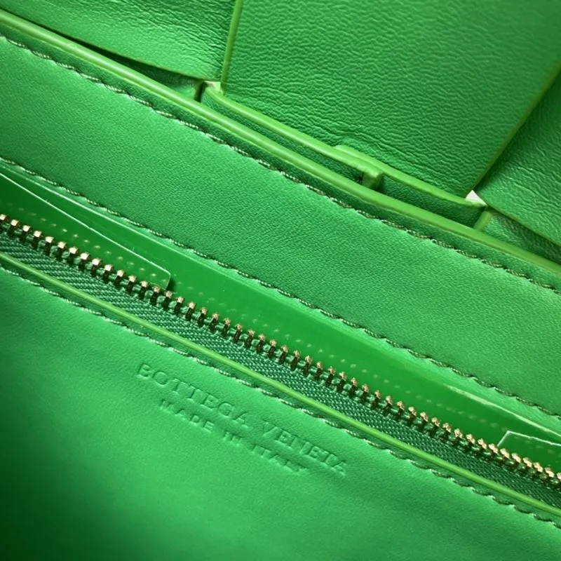 Bottega Veneta Small Green Satchel Bag - Image 9