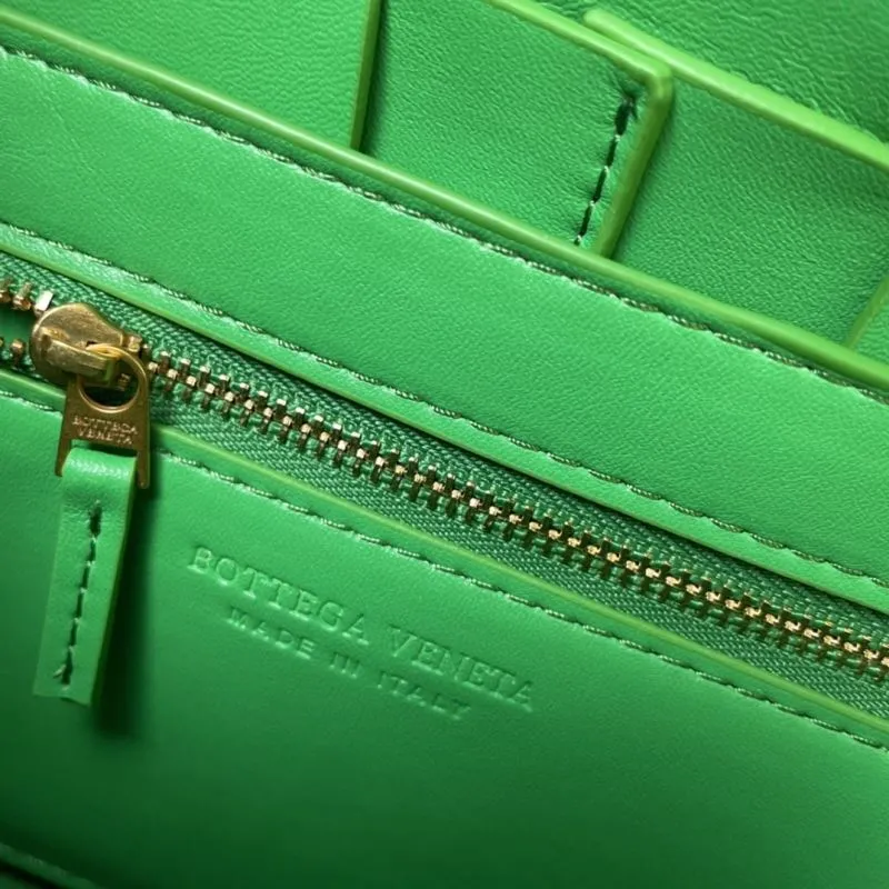 Bottega Veneta Large Green Satchel Bag 3030 - Image 9