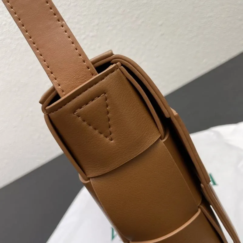 Bottega Veneta Large Brown Woven Leather Satchel Bag - Image 5