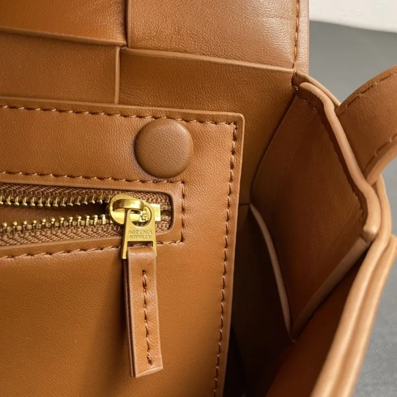 Bottega Veneta Large Brown Woven Leather Satchel Bag - Image 9
