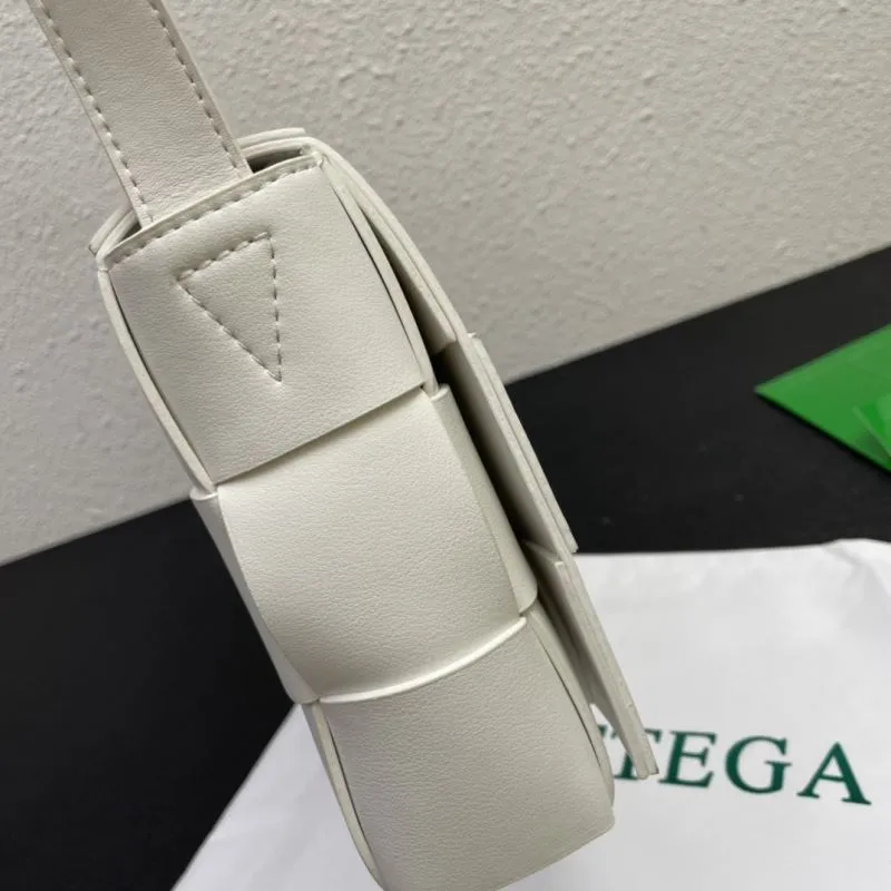 Bottega Veneta White Large Satchel Bag - Image 5