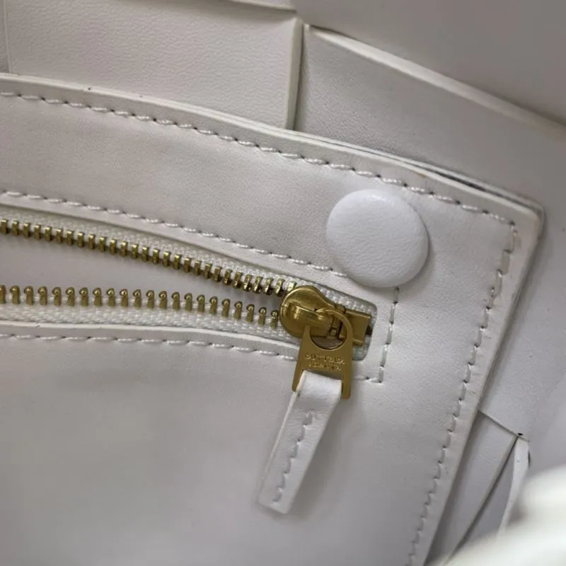 Bottega Veneta White Large Satchel Bag - Image 9