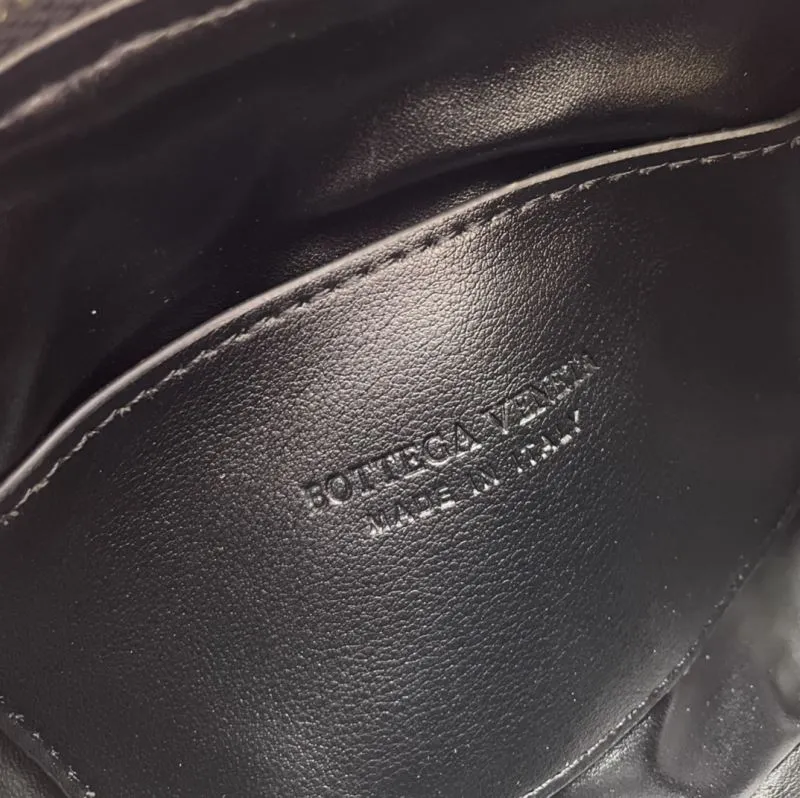 Bottega Veneta Black Woven Crossbody Bag S04001 - Image 9
