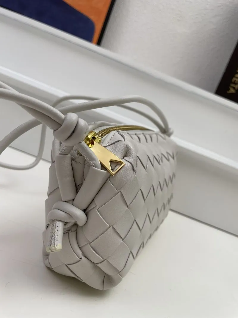 Bottega Veneta Light Gray Woven Crossbody Bag S04001 - Image 4