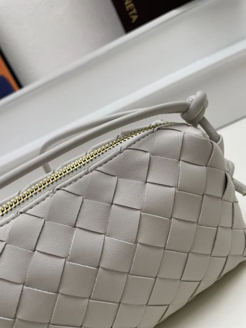 Bottega Veneta Light Gray Woven Crossbody Bag S04001 - Image 5