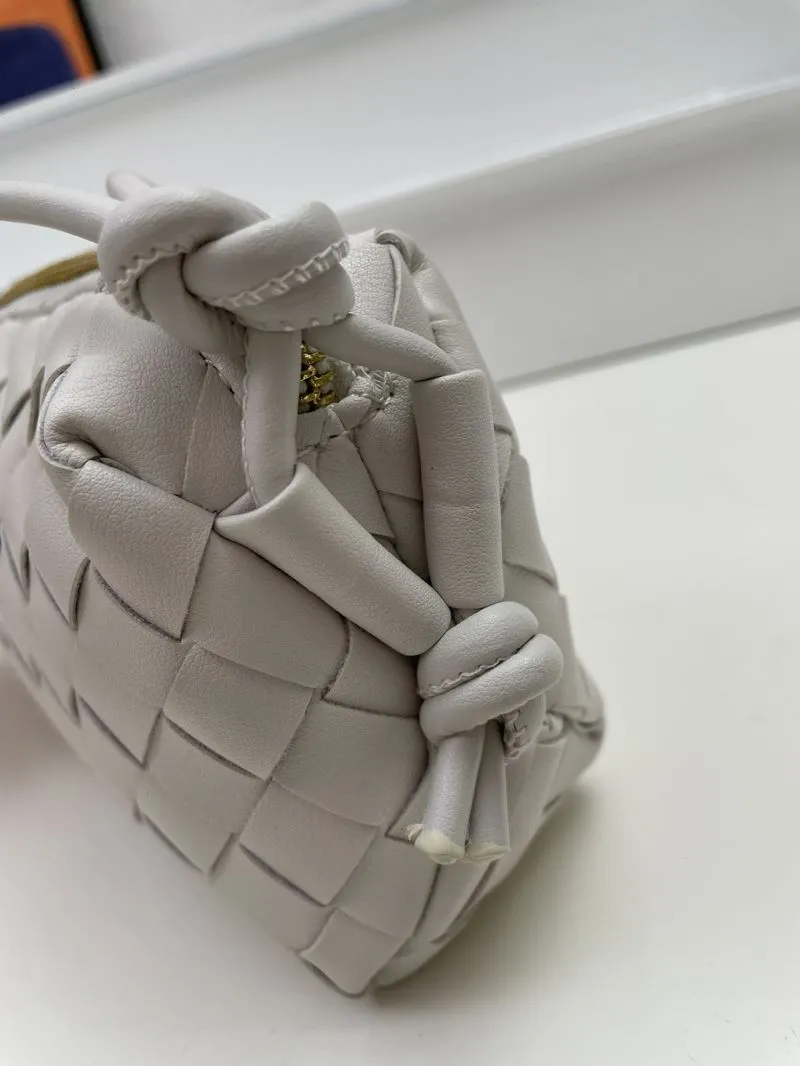 Bottega Veneta Light Gray Woven Crossbody Bag S04001 - Image 6