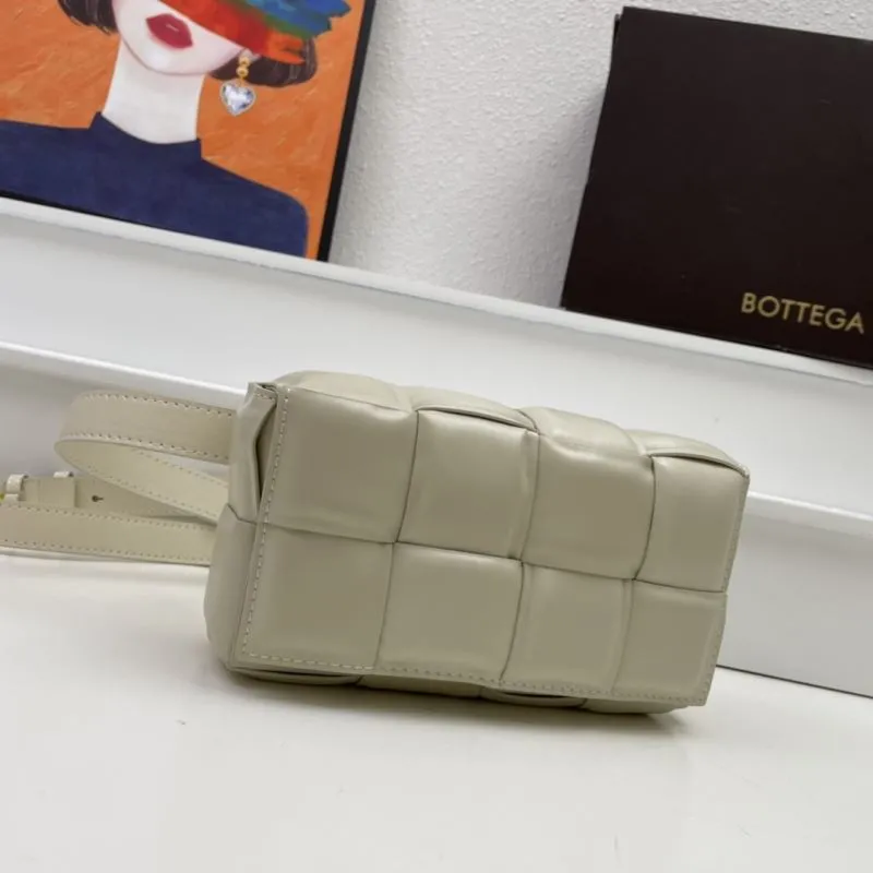 Bottega Cream Padded Satchel Bag S06032 - Image 3