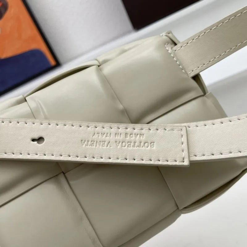 Bottega Cream Padded Satchel Bag S06032 - Image 5