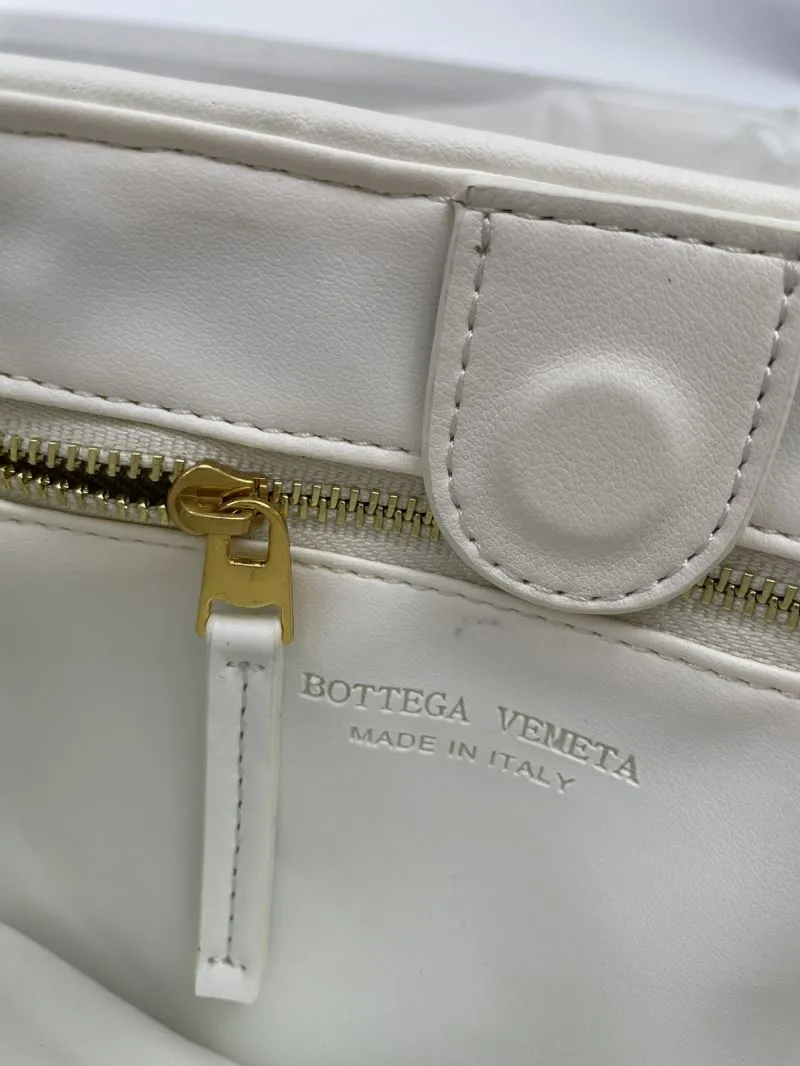 Bottega Veneta White Woven Leather Satchel Bag - Image 9