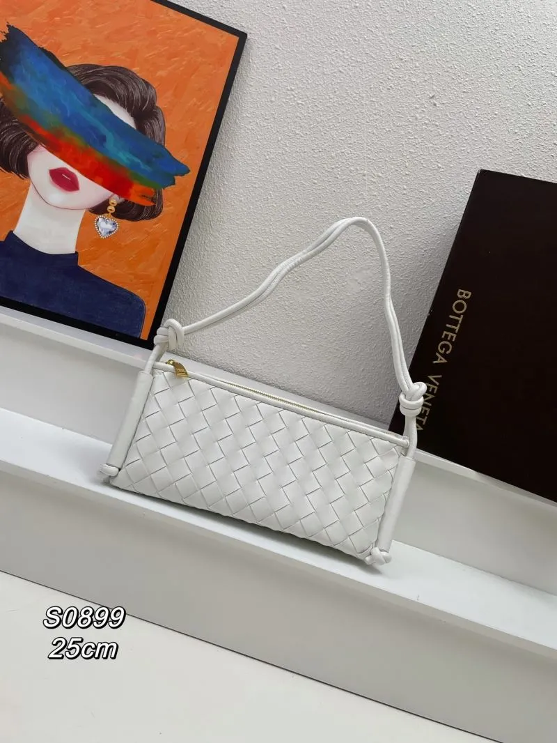 Bottega Veneta White Woven Shoulder Bag S0899 25cm