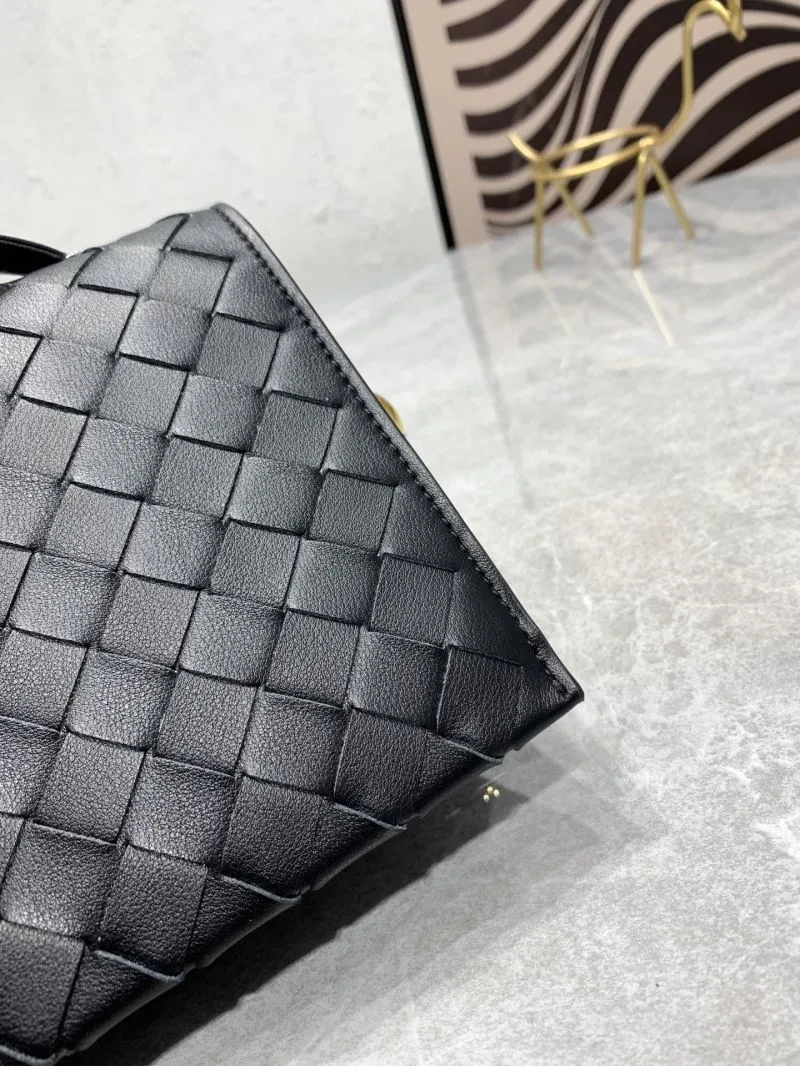 Bottega Veneta 106# Black Leather Satchel Bag - Image 4
