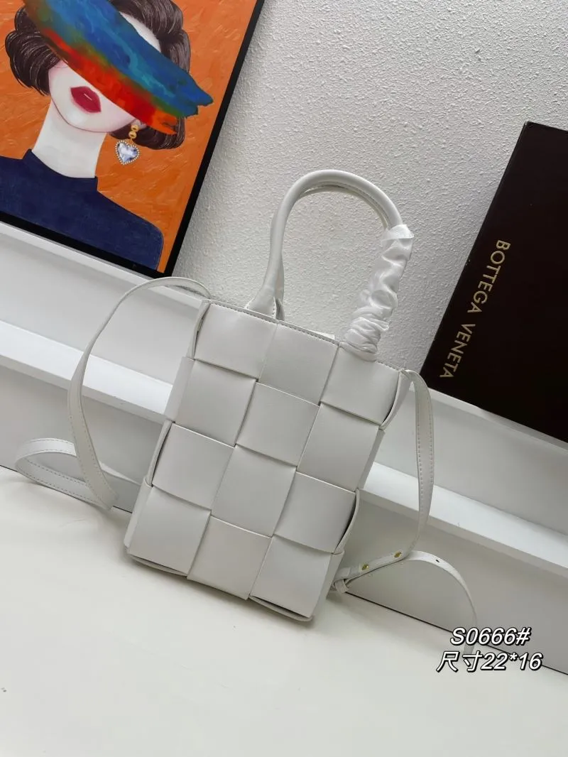 Bottega Veneta White Woven Satchel Bag S0666 - Image 3