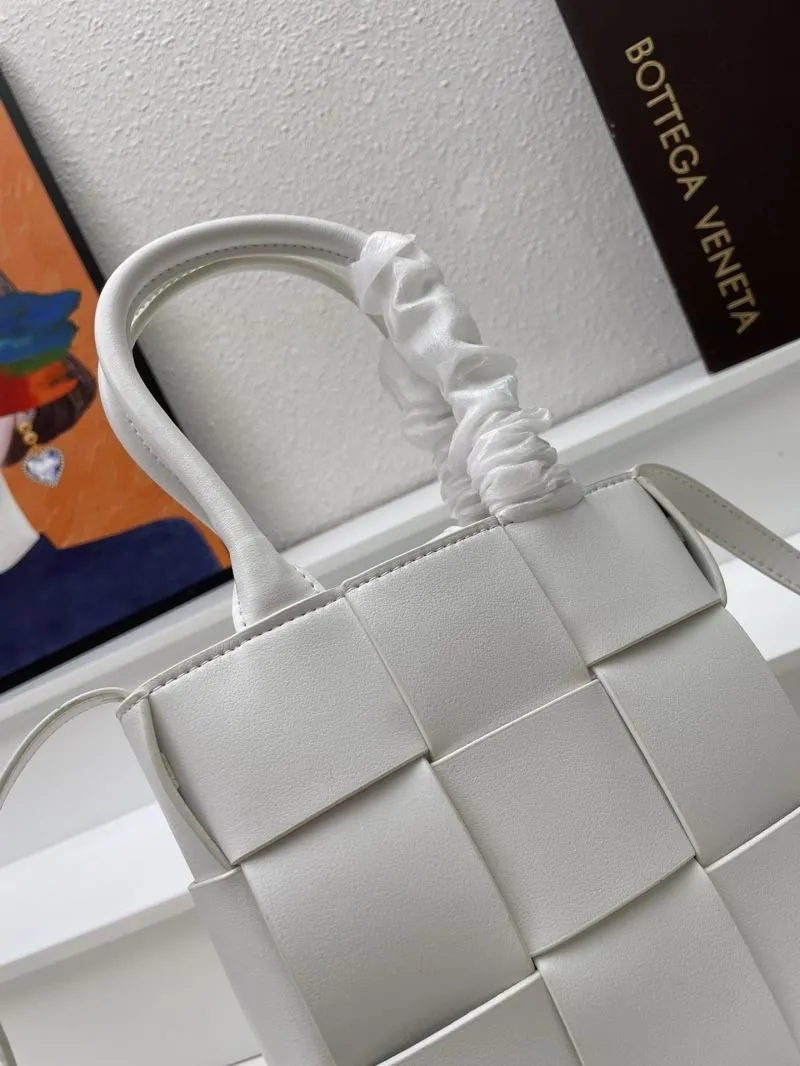Bottega Veneta White Woven Satchel Bag S0666 - Image 4
