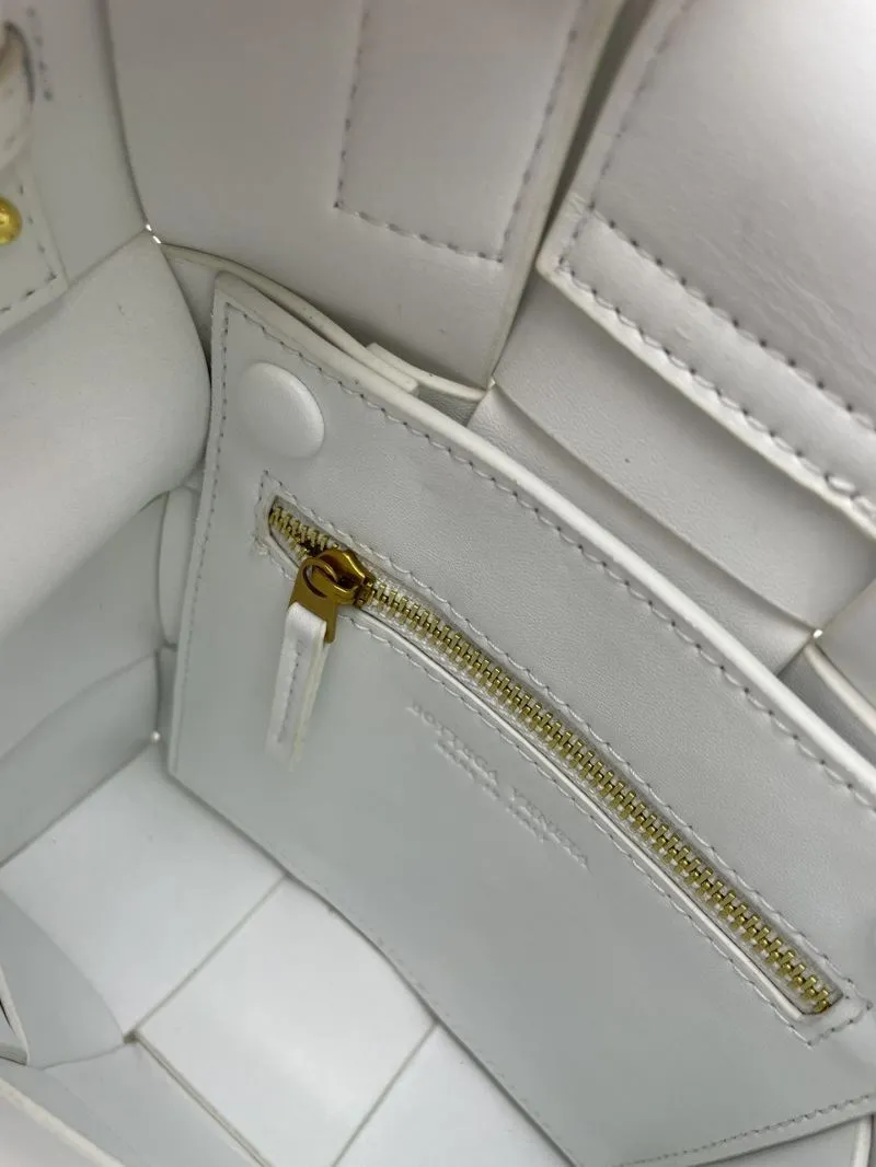 Bottega Veneta White Woven Satchel Bag S0666 - Image 9