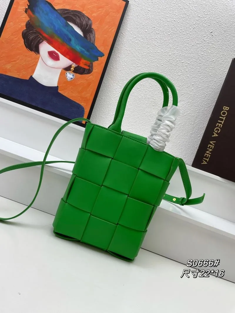 Bottega Veneta Green Woven Satchel Bag S0666 - Image 3