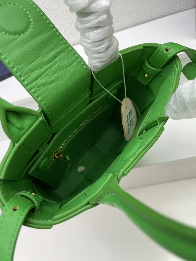 Bottega Veneta Green Woven Satchel Bag S0666 - Image 8