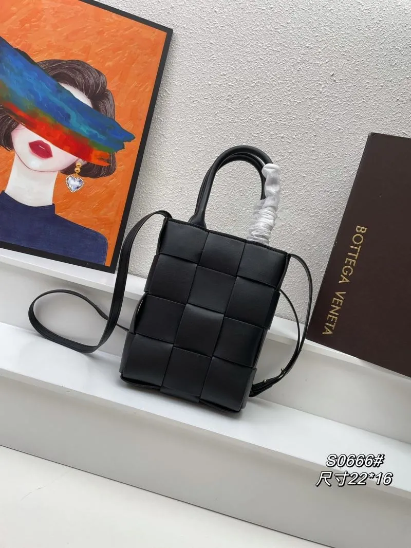 Bottega Veneta Black Woven Satchel Bag S0666 Size 22x16