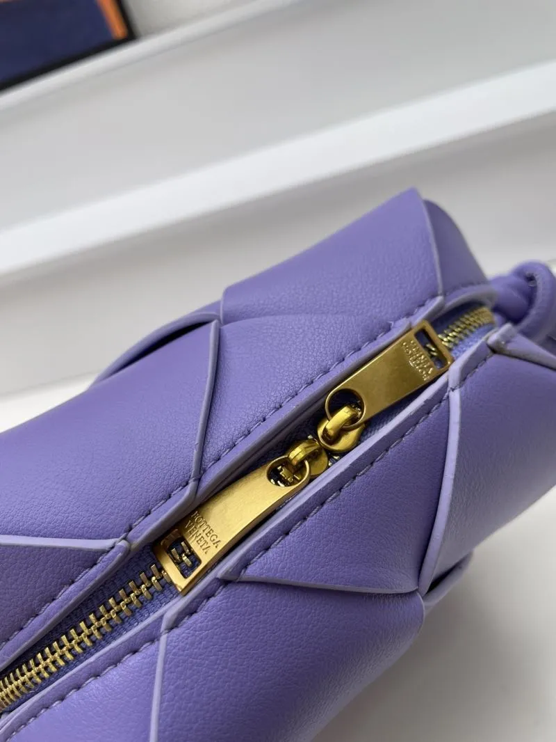 Bottega Veneta Purple Woven Crossbody Bucket Bag S001 - Image 4