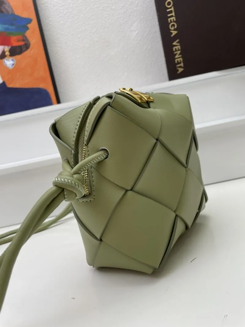 Bottega Veneta Olive Green Woven Bucket Bag S001 Size 14x14 - Image 5