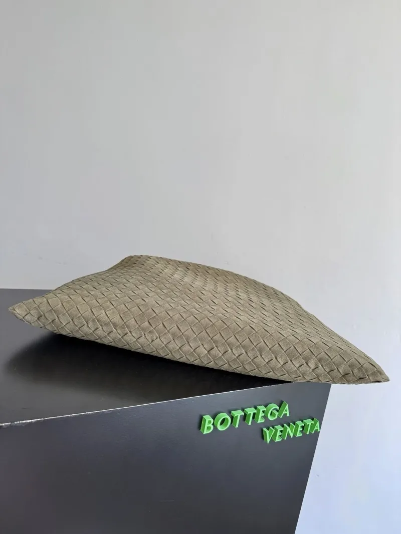 Bottega Veneta Taupe Intrecciato Suede Hobo Bag - Image 3