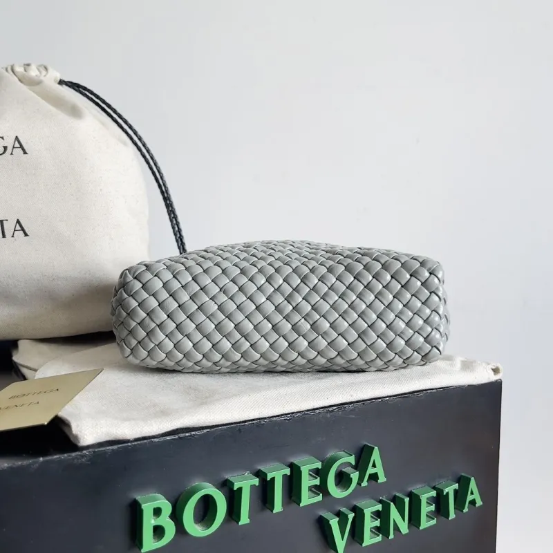 Alternative view of BV Top Handle Bags-10