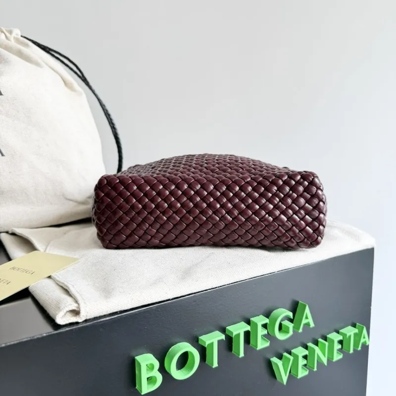 Alternative view of BV Top Handle Bags-13
