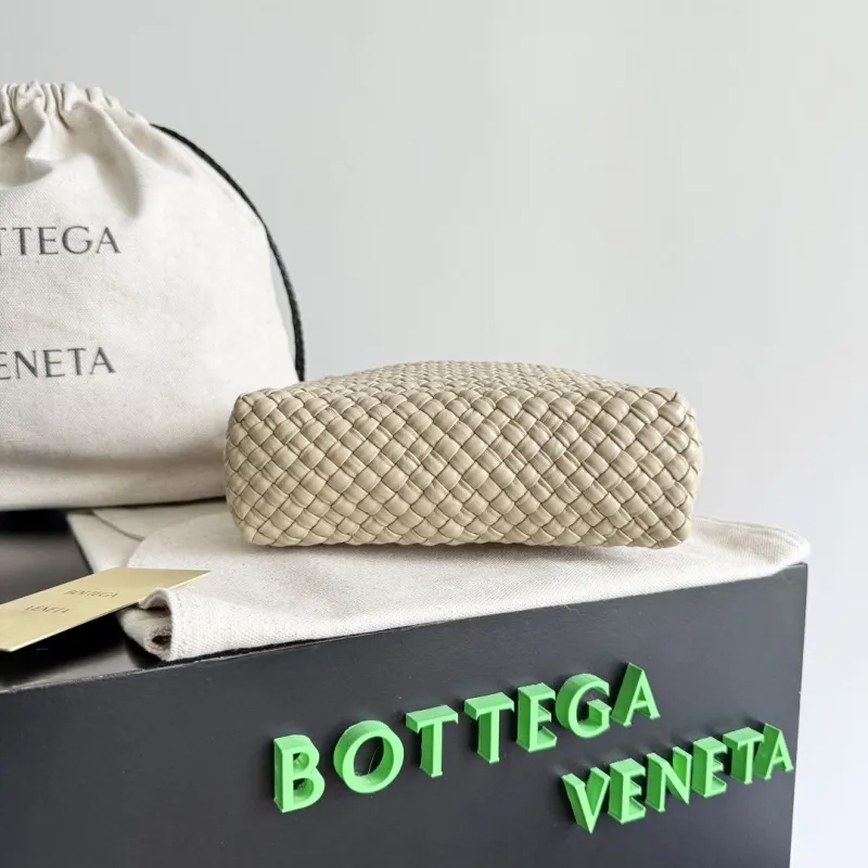 Alternative view of BV Top Handle Bags-14