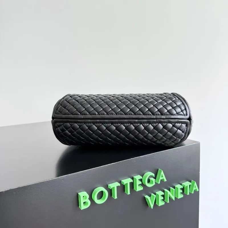Alternative view of BV Top Handle Bags-22