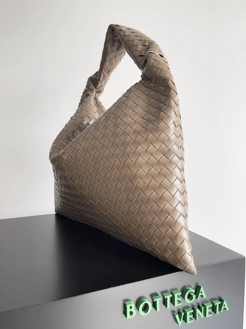 Alternative view of BV Top Handle Bags-44