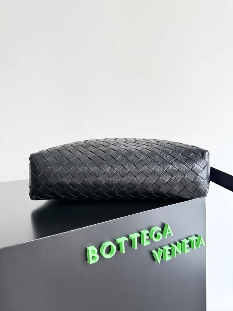 Bottega Veneta Black Woven Leather Hobo Bag - Image 4
