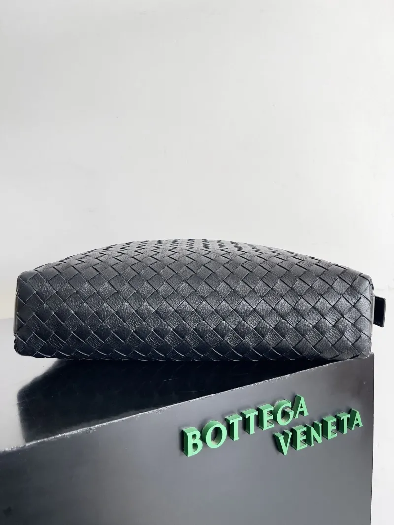 Bottega Veneta Black Intrecciato Hobo Bag 71 - Image 4