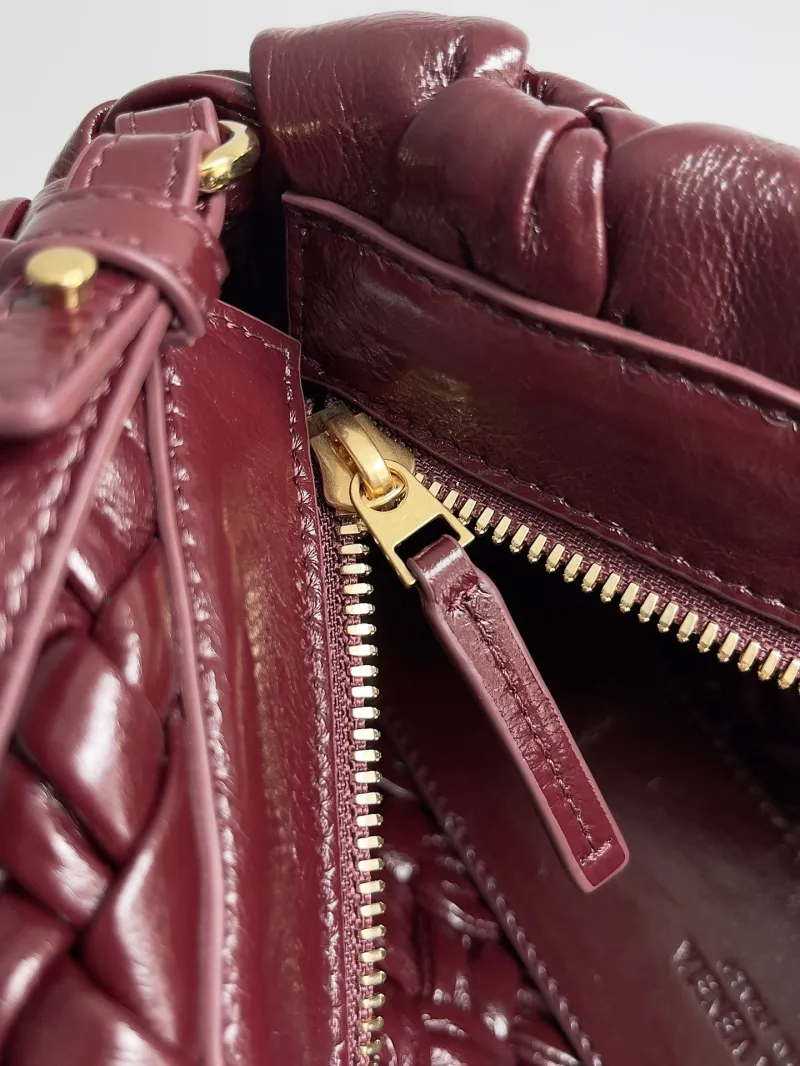 BOTTEGA VENTEA Burgundy Woven Top Handle Shoulder Bag - Image 5