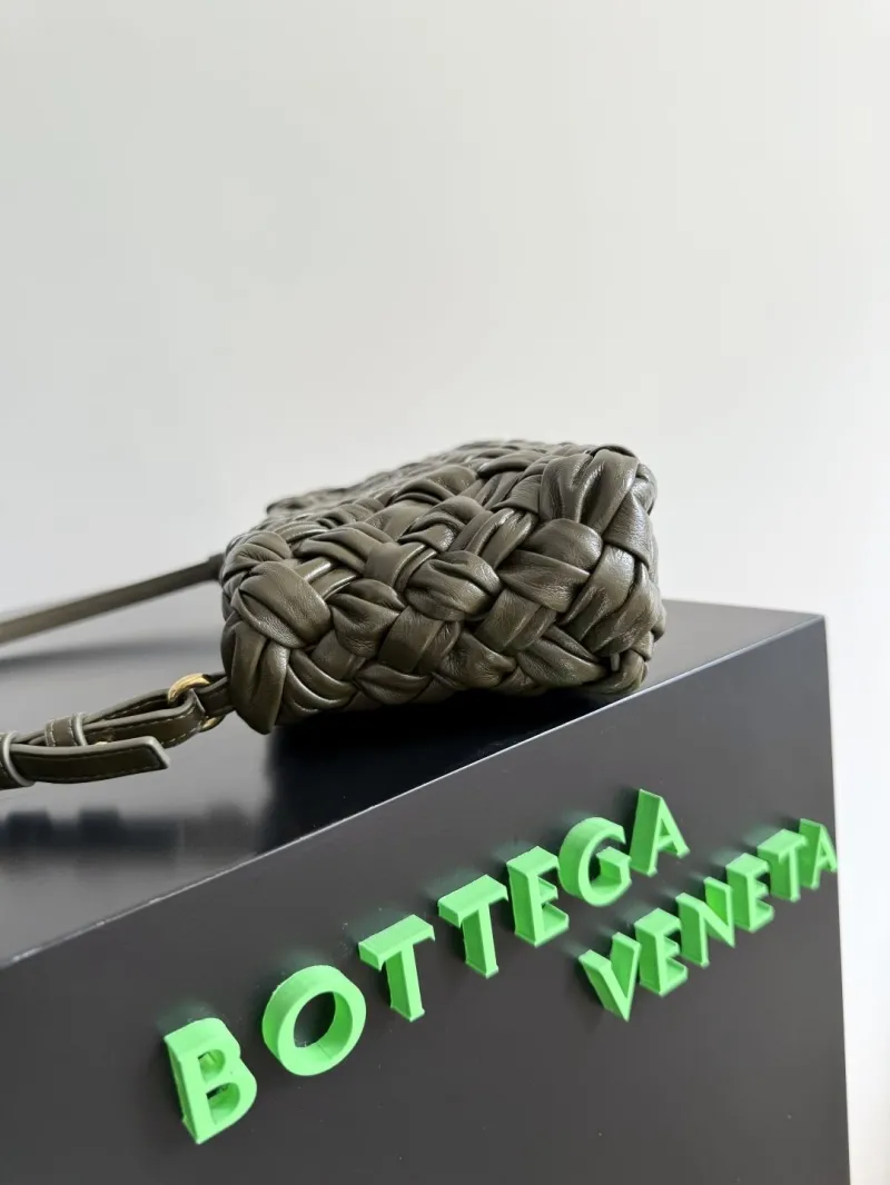 Bottega Veneta Woven Olive Leather Shoulder Bag - Image 6