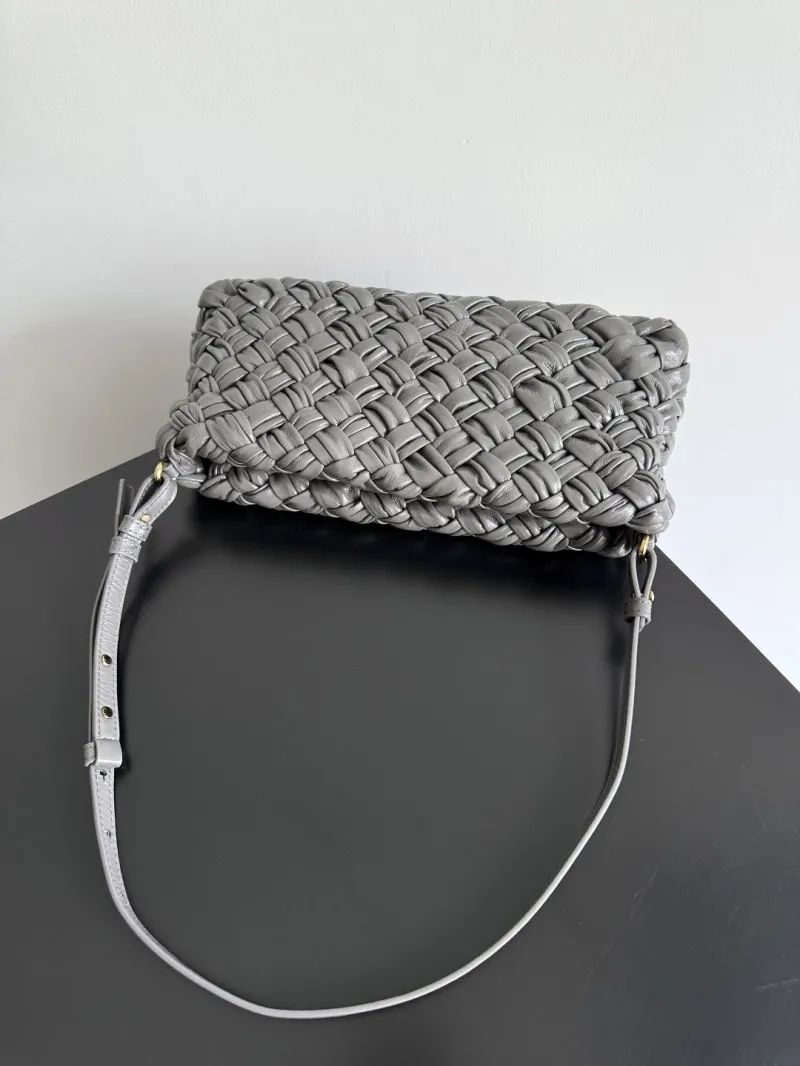 Bottega Veneta Gray Woven Top Handle Shoulder Bag 81 - Image 4