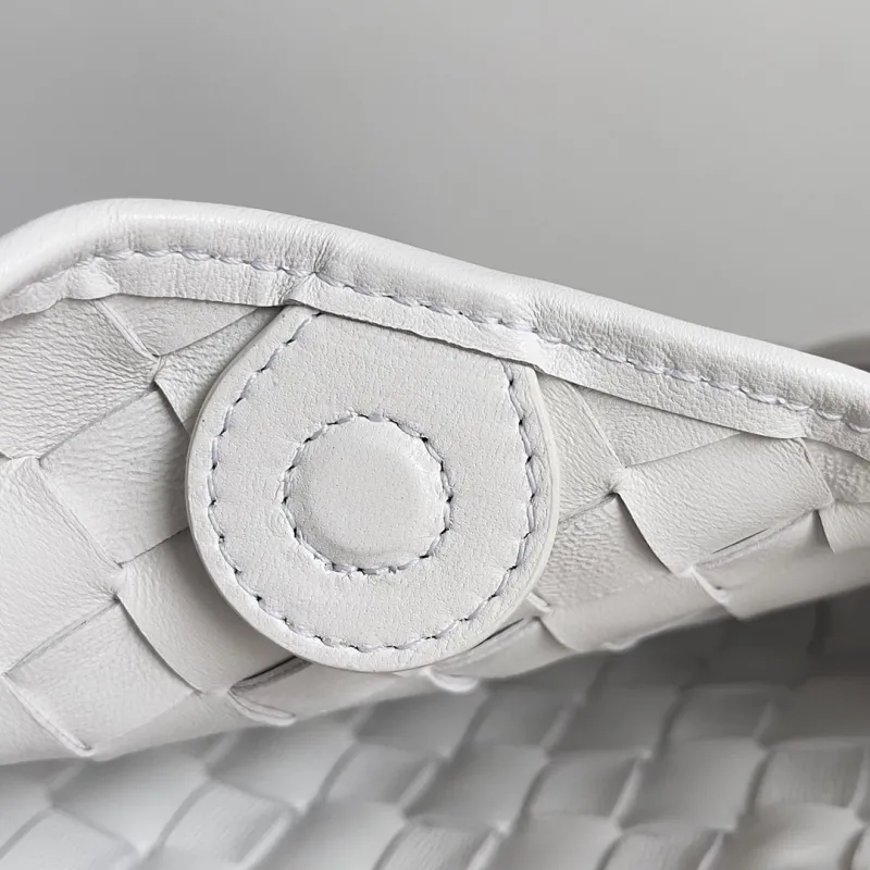 Bottega Veneta White Mini Woven Crossbody Bag - Image 7