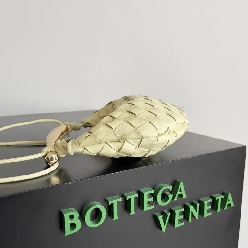 Alternative view of BV Top Handle Bags-94