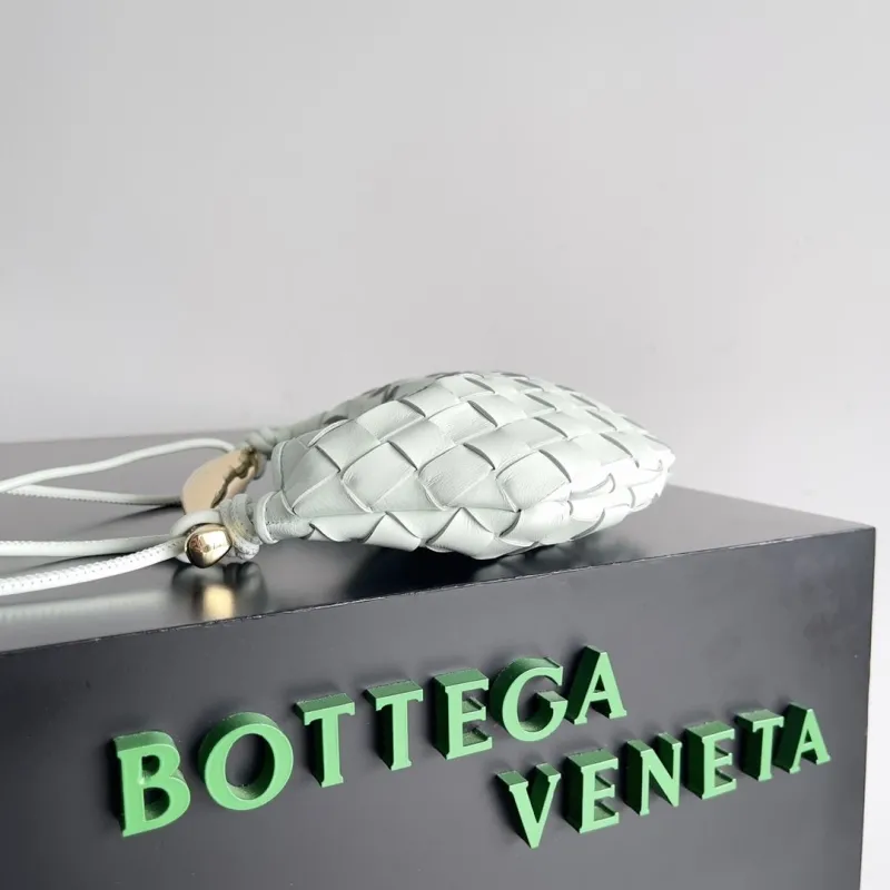 Alternative view of BV Top Handle Bags-95