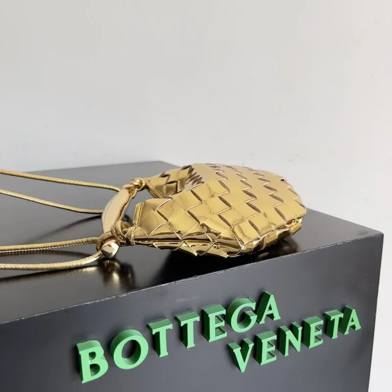 Alternative view of BV Top Handle Bags-100