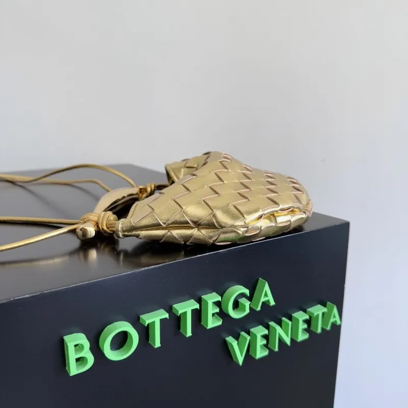 Alternative view of BV Top Handle Bags-102