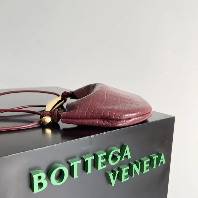 Alternative view of BV Top Handle Bags-104