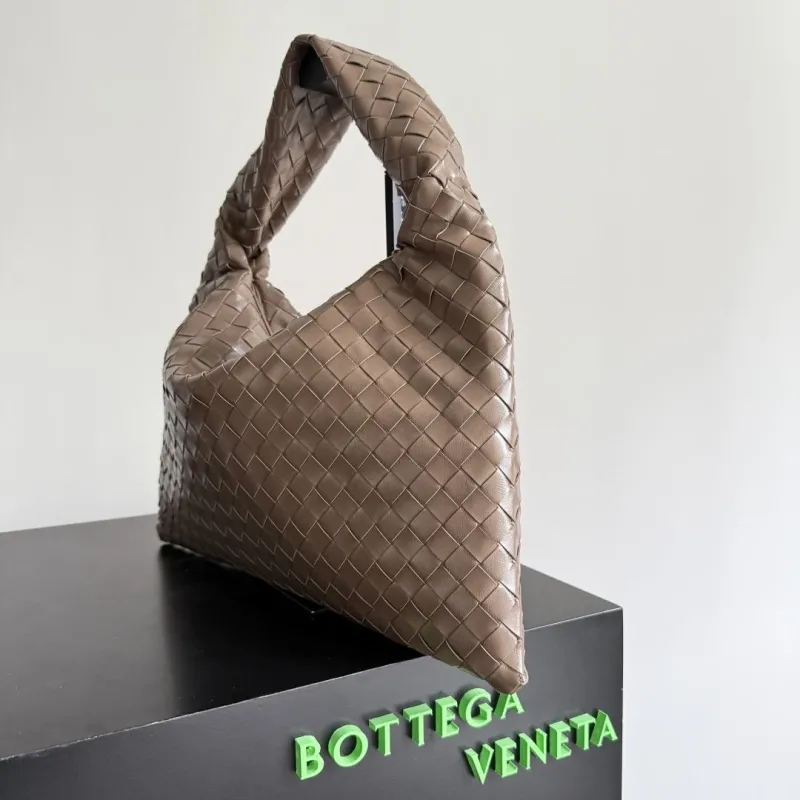Alternative view of BV Top Handle Bags-111
