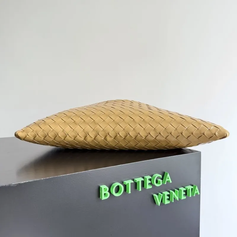 Alternative view of BV Top Handle Bags-114