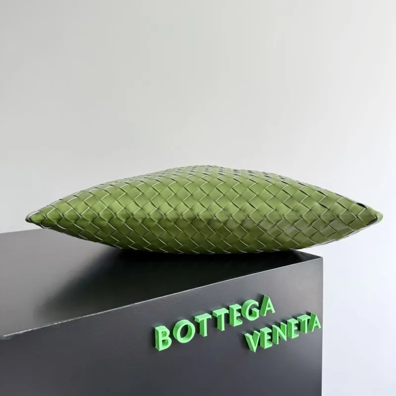 Bottega Veneta Green Intrecciato Top Handle Bag - Image 3