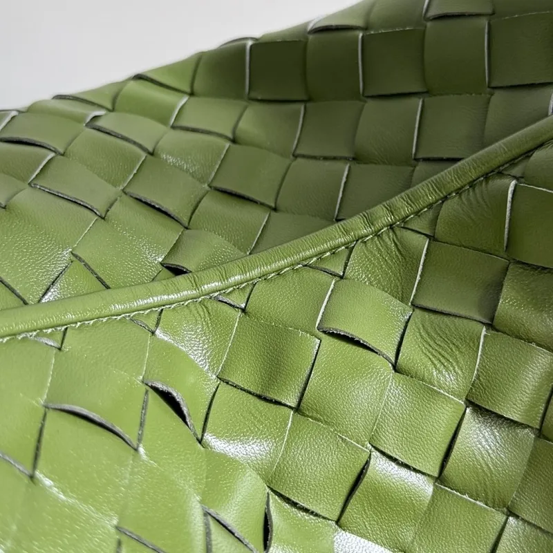 Bottega Veneta Green Intrecciato Top Handle Bag - Image 4