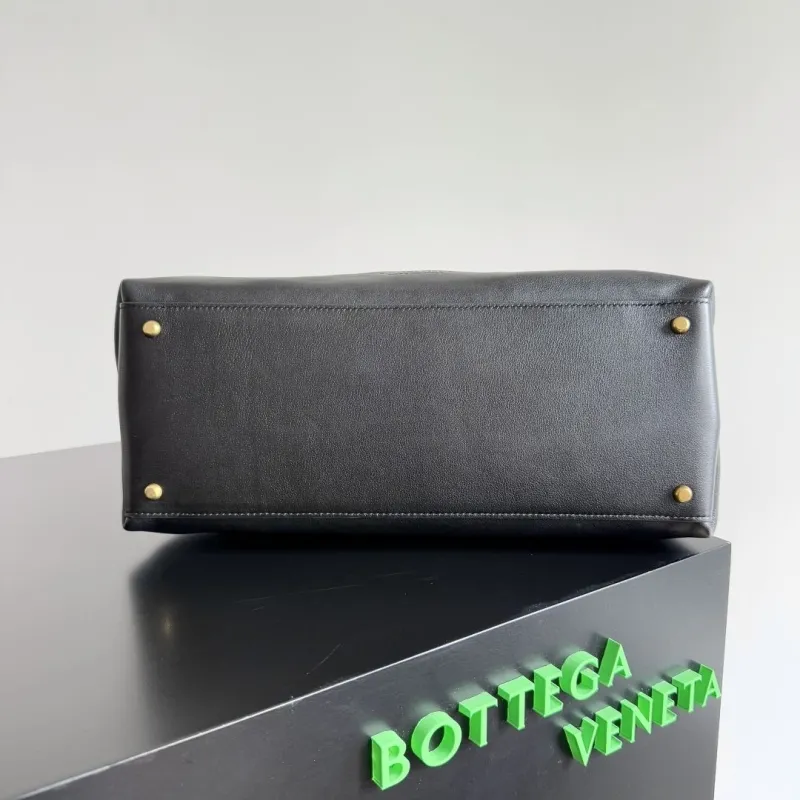 Bottega Veneta Black Leather Top Handle Crossbody Bag - Image 4